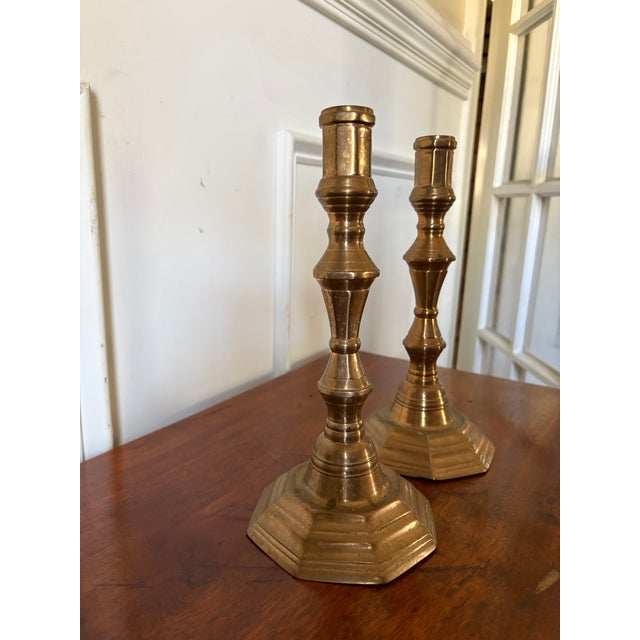 Pair of English Polished Brass Candlesticks, 19th Century For Sale - Image 4 of 4