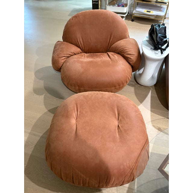 Modern Gubi Pacha Lounge Chair (Returning Swivel Base) and Matching Ottoman in Leather For Sale - Image 3 of 16