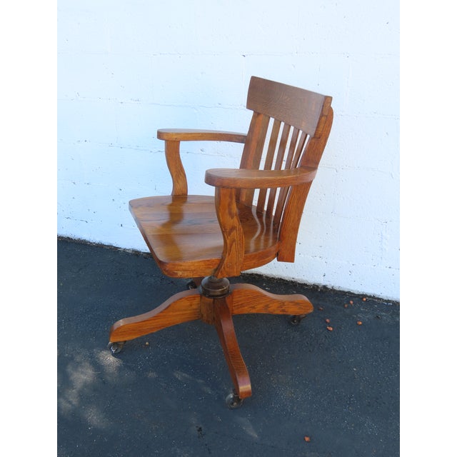 Early 1900s Tiger Oak Swivel Adjustable Office Desk Side Accent Chair 6663 For Sale - Image 9 of 16