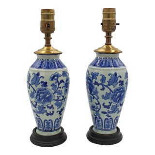Mid-20th Century Pair of Chinese Export Porcelain Vases Mounted as Lamps For Sale