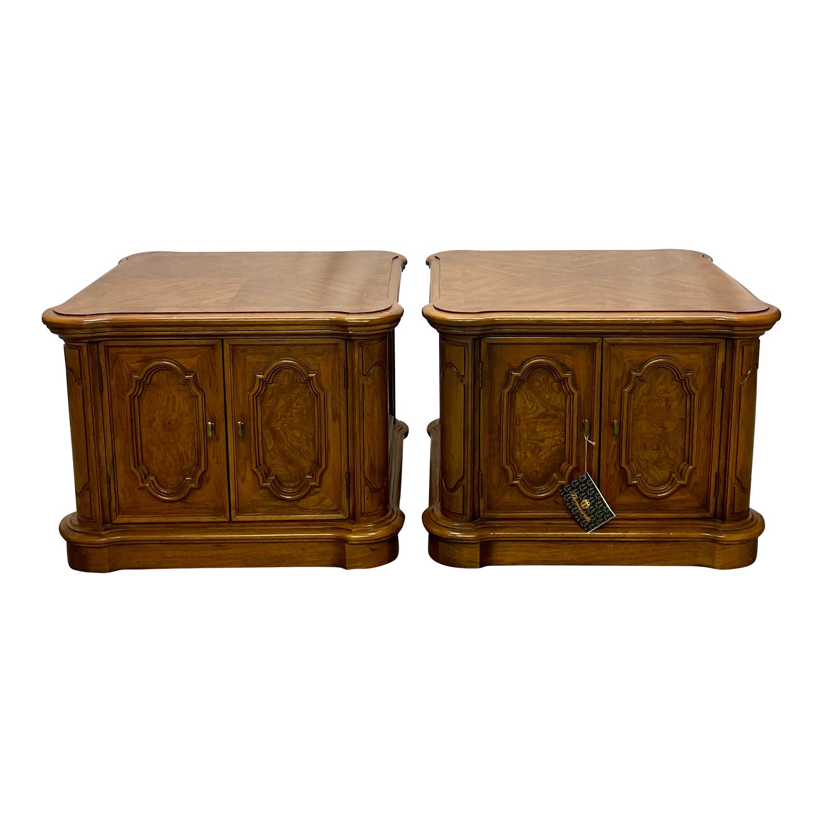 Vintage Thomasville American Classical Burl Walnut End Tables