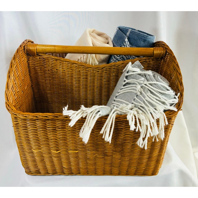 Large Handwoven Indonesian Rattan & Bamboo Market Basket with Divider Product Description This exceptional market basket...