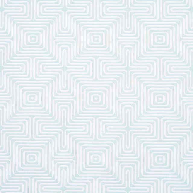 Abstract SAMPLE - Schumacher x Trina Turk Amazing Maze Indoor/Outdoor Fabric In Aqua Breeze For Sale - Image 3 of 4