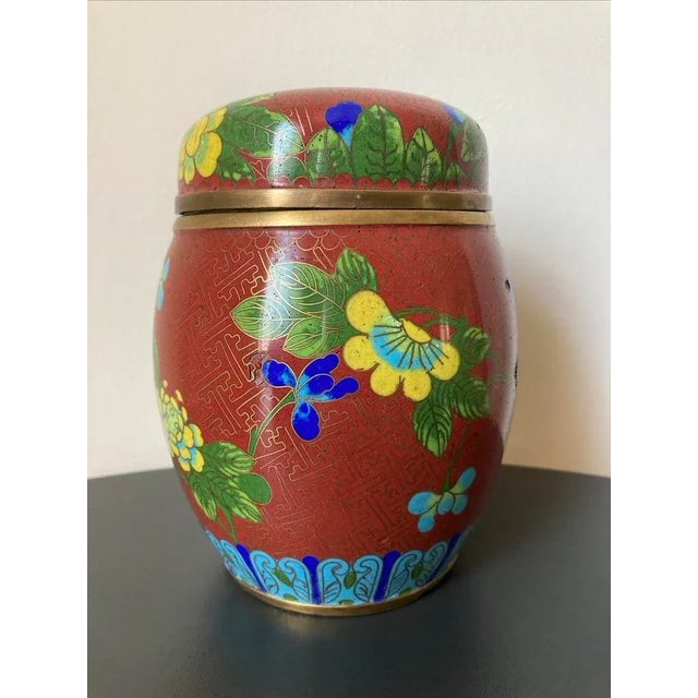 Metal Cloisonne Burgundy Floral Enamel and Brass Ginger Jars, a Pair, Medium For Sale - Image 7 of 18
