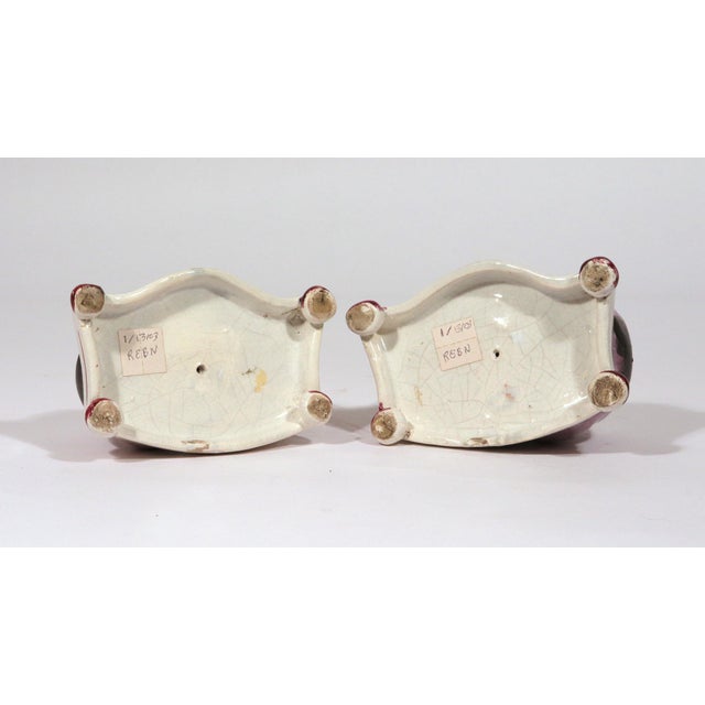 Staffordshire Pottery Cats on Cushions, Pair of Lilac Recumbent Figures Circa 1820–1840 For Sale In Philadelphia - Image 6 of 8