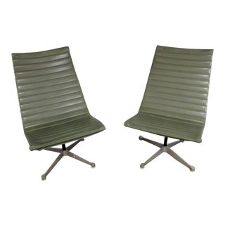 Mid Century Modern Herman Miller Olive Green Swivel Lounge Chairs - A Pair For Sale
