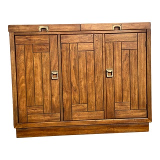 Vintage Drexel Woodbriar Pecan Buffet / Dry Bar For Sale