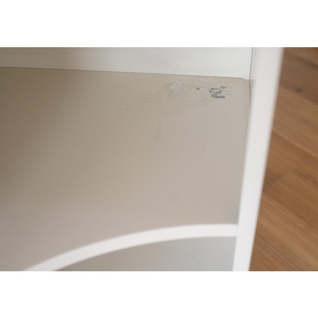 1950s MCM Morton Kelvinator White Metal Kitchen Wall Cabinets - Set of 2 For Sale In San Francisco - Image 6 of 17