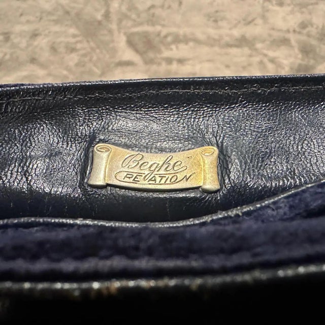 Metal 1970s Gorgeous Blue and Turquoise Velvet and Brass Shoulder Bag by Beghé Reation For Sale - Image 7 of 14