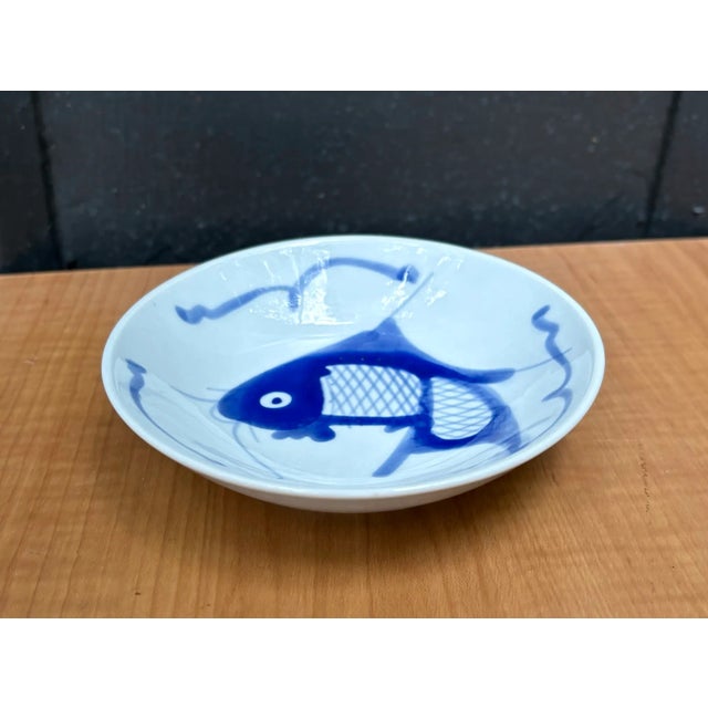 Chinese Small Chinese Blue/White Ceramic Fish Dish For Sale - Image 3 of 4