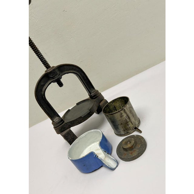 Antique French Cast Iron Fruit Press from Camion Frères, 1920s For Sale - Image 10 of 12