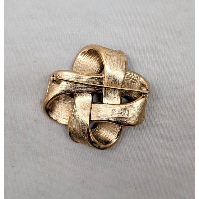 Trifari Vintage 1962 Signed Crown Trifari Goldtone "Woven" Brooch For Sale - Image 4 of 8