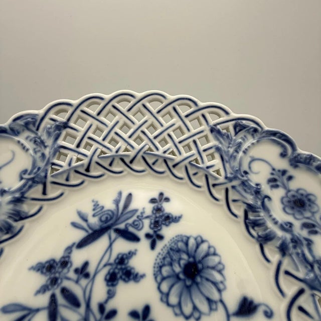 White Vintage Pierced Plate with Blue Onion Pattern from Meissen, 1930s For Sale - Image 8 of 14