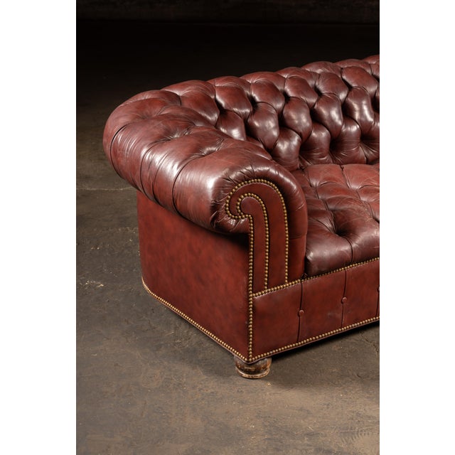 Late 20th Century Late 20th Century Tufted Leather Chesterfield Sofa in Burgundy For Sale - Image 5 of 15