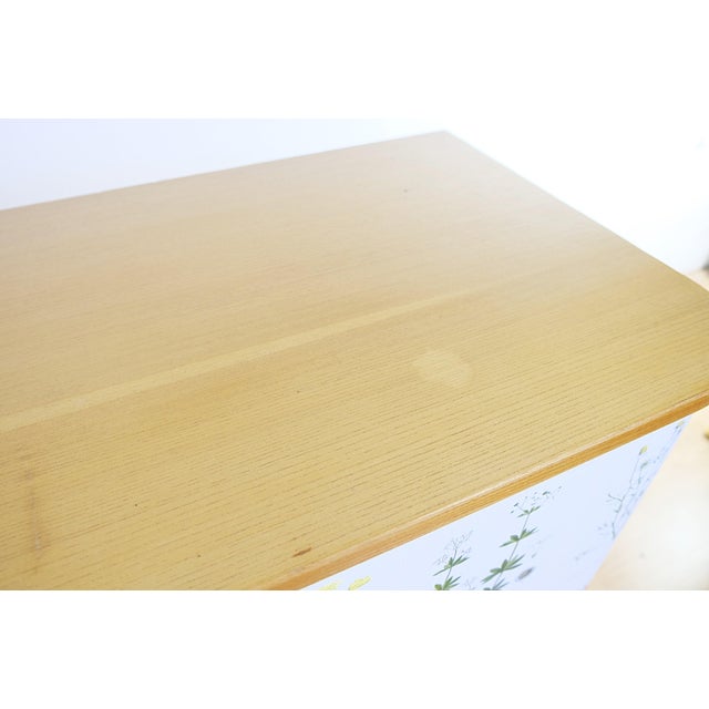 Pink Swedish Modern Sideboard with Illustrations Nordens Flora by C.A.M Lindman, 1930s For Sale - Image 8 of 10