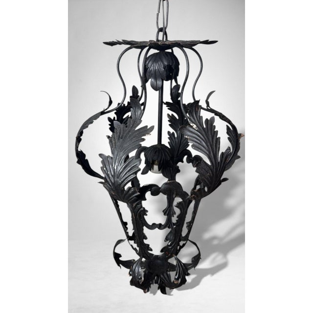 Early 20th Century Italian Florentine Renaissance Revival Style Pair Italian Wrought Iron Lanterns For Sale - Image 6 of 18