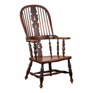 English Broad Arm Windsor Chair For Sale