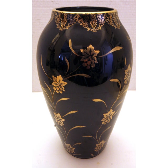Black Brilliant Elegant Black Porcelain Italian Vase & Gilt Design by Tognana Porcellane – 10.5” For Sale - Image 8 of 8