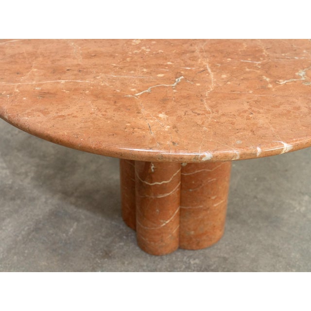Round Table in Red Travertine by Mario Bellini, 1970 For Sale - Image 4 of 7