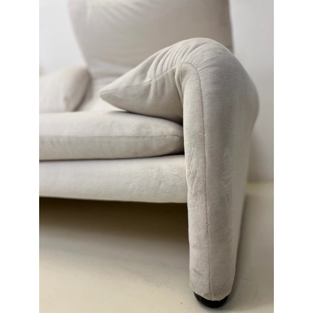 Metal Maralunga Sofa attributed to Vico Magistretti for Cassina For Sale - Image 7 of 8