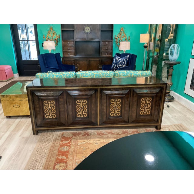 1960s Vintage William Doezema Burled Amboyna Wood and Brass Mastercraft Credenza For Sale - Image 11 of 11