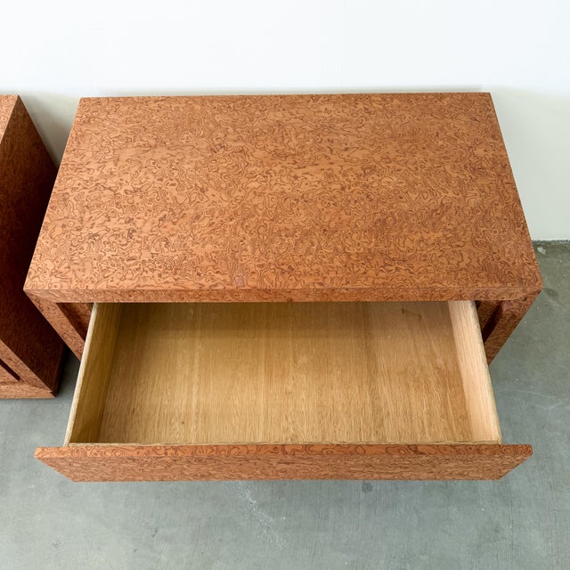 1980s Postmodern Nightstands in Caramel Burl Veneer – Pair For Sale - Image 9 of 10