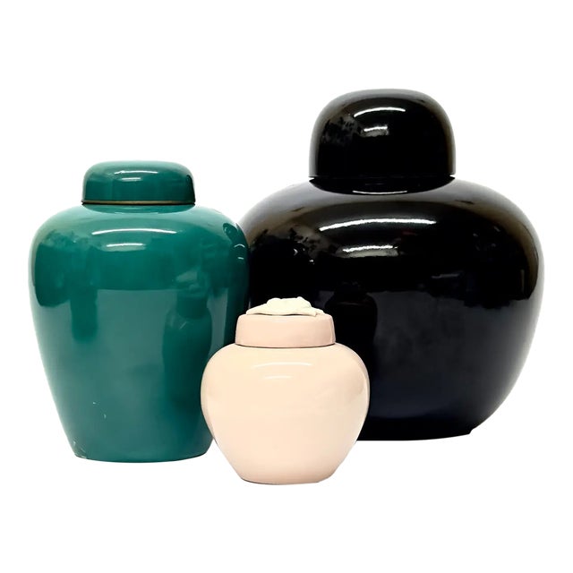 Classic Hollywood Regency Ceramic Ginger Jars With Lids - Group of 3 For Sale