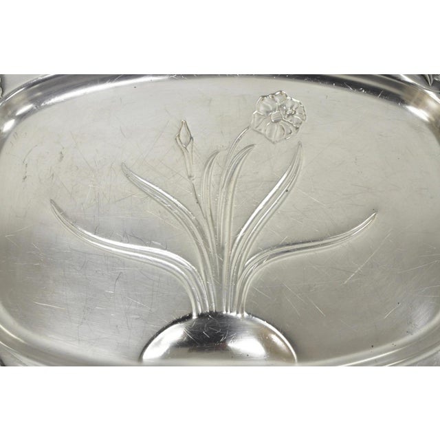 Vintage 1847 Rogers Bros Daffodil 9910 Silver Plated Meat Serving Platter Tray. Circa Mid 20th Century. Measurements: 1.5"...
