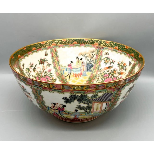 Chinoiserie Large Vintage Rose Medallion-Style Decorative Bowl – Hand-Painted Chinese Porcelain – 20th Century Export For Sale - Image 3 of 17
