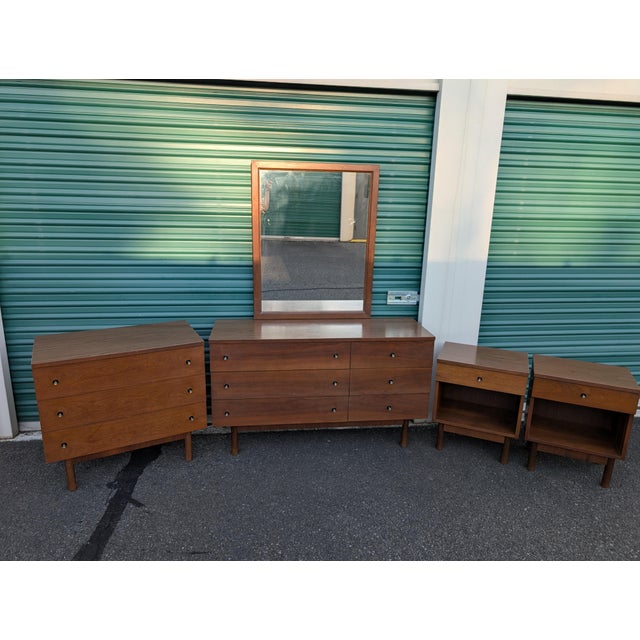 1960s Stanley Distinctive Furniture Mid Century Modern Bedroom Set With Mirror For Sale - Image 18 of 18