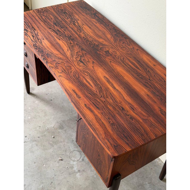 Mid Century Danish Rosewood Desk – Vintage Scandinavian Writing Desk With 1960s For Sale In Los Angeles - Image 6 of 10