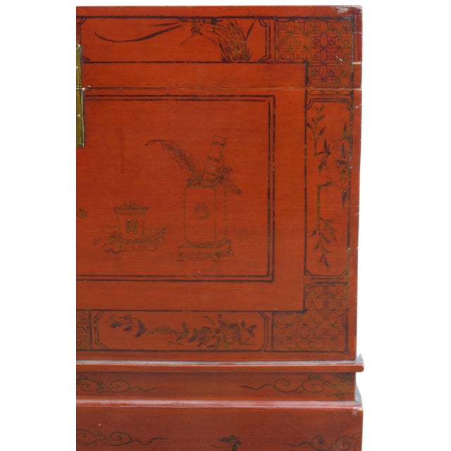 1900 - 1909 1900s Red Antique Trunk For Sale - Image 5 of 12