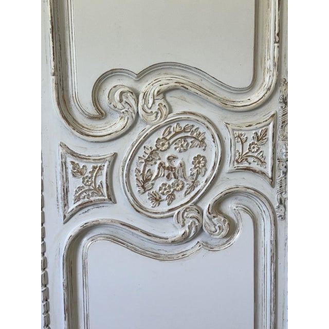 Louis XV–Style Armoire in Antique Cream & Gold Finish. French Elegance Reborn For Sale - Image 9 of 14