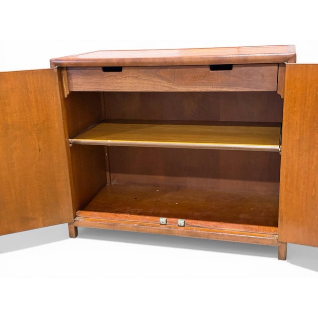 1950s Michael Taylor for Baker - Credenza Cabinet - New World Collection - Walnut For Sale - Image 9 of 10