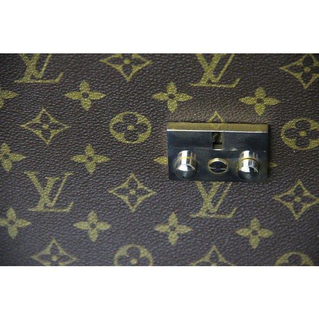 Louis Vuitton Pilot Bag or Doctor Bag, 1990s For Sale - Image 4 of 18