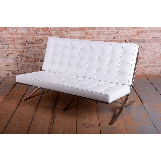 Architect: Ludwig Mies van der Rohe Maker: Knoll Inc./ Knoll International This Barcelona Daybed is one of the most iconic...