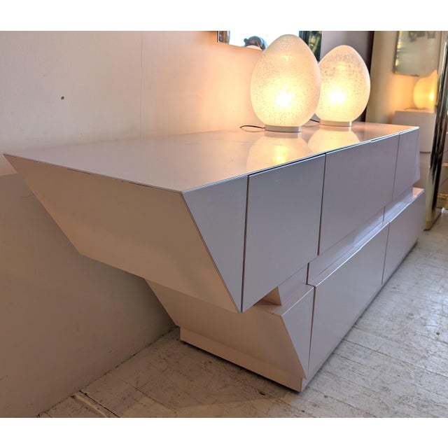 Vintage American Pale Pink Lacquered Rhombus Sideboard, 1980s For Sale - Image 10 of 18