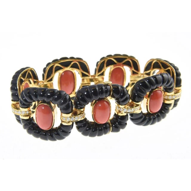 Dramatic Onyx Coral Diamond Gold Link Bracelet For Sale - Image 10 of 10