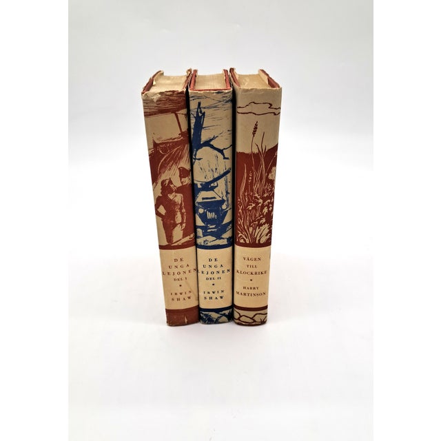 A charming set of three vintage Swedish-language hardcover books from the "Svalans Jubileumsserien" (Svalan Jubilee...