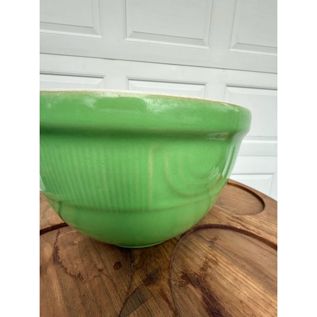 Vintage Hall Mixing Bowl in Lettuce Green For Sale - Image 4 of 5