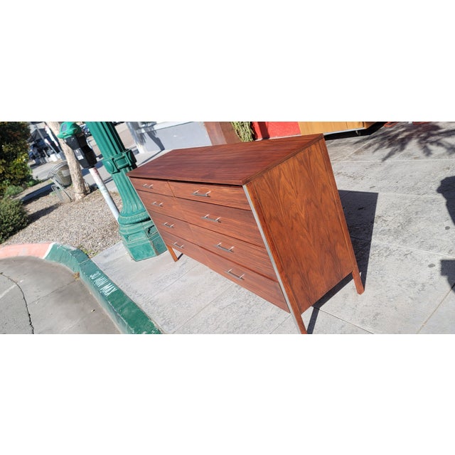 1950s Mid-Century Danish Modern Paul McCobb Calvin Walnut Dresser For Sale - Image 5 of 6