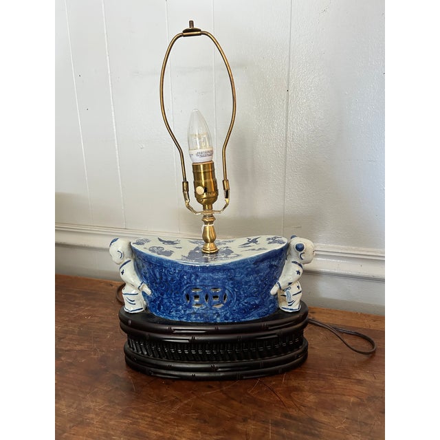 Chinoiserie Vintage Blue & White Table Lamp For Sale - Image 3 of 15