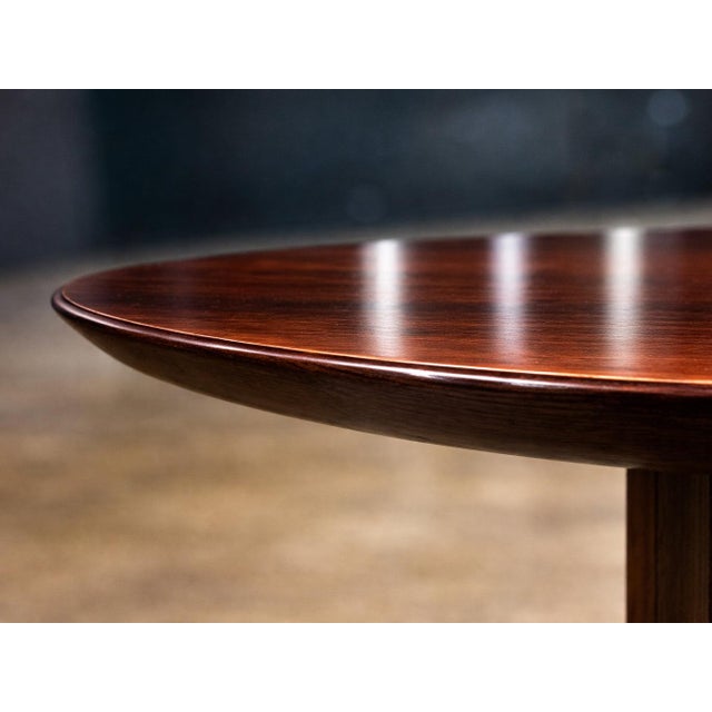 Wood Round Side Table in Brazilian Rosewood With Brass Feet, Brazil, 1950s For Sale - Image 7 of 13