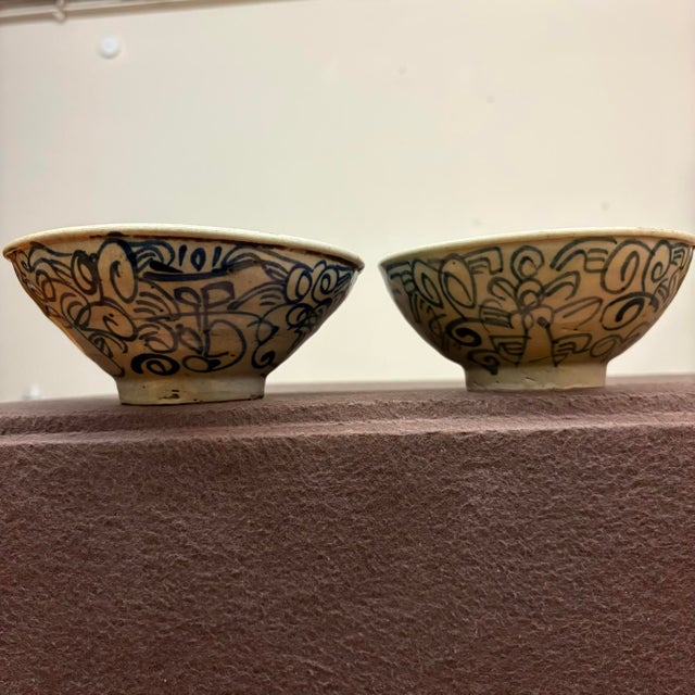 Pair of Hand-Painted Vietnamese Folk Pottery Bowls For Sale - Image 11 of 12
