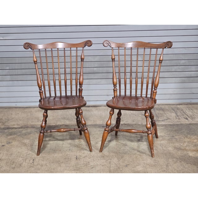 Willett Furniture Late 20th Century Pair of Willett Solid Marbelhead Cherry Fan Back Windsor Chairs Made in Usa For Sale - Image 4 of 10