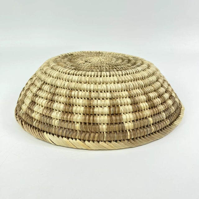 Early 20th Century Early 20th Century Polynesian Style Bread Basket Bowl 13inch MATTER COLLECTION For Sale - Image 5 of 7