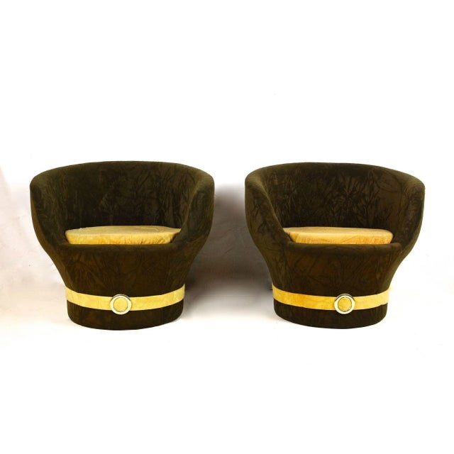 Absolute extraordinary pair of mid century lounge chairs or club chairs from the period in Italy around 1960/70. These...