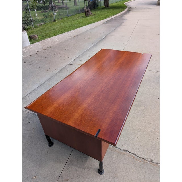 Brown 1990s Vintage 'Relay' Desk by Geoff Hollington for Herman Miller For Sale - Image 8 of 18