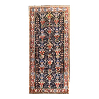 Early 20th Century Beautiful Persian Bakhtiari Gallery Size Rug - 5'8" x 11'4" For Sale
