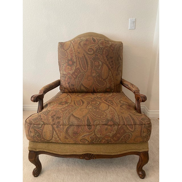 Late 20th Century Ethan Allen Wide Carved Bergere French Louis XV Style Harris Chair Excellent Mint Condition For Sale - Image 11 of 16